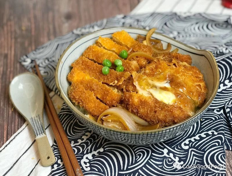 日式酱汁猪排盖饭的做法