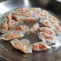 白里透红~西红柿鸡蛋水饺的做法图解10