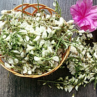 槐花煎饼的做法图解1