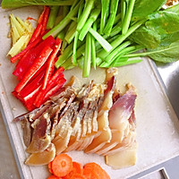 腊肉炒时蔬的做法图解2