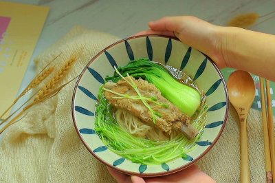 做法简单，味道不简单的清汤面