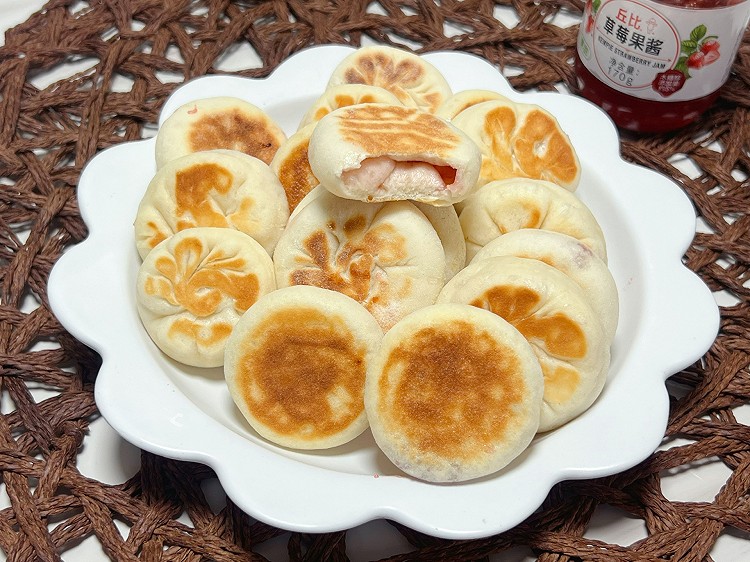 草莓酱发面小饼的做法
