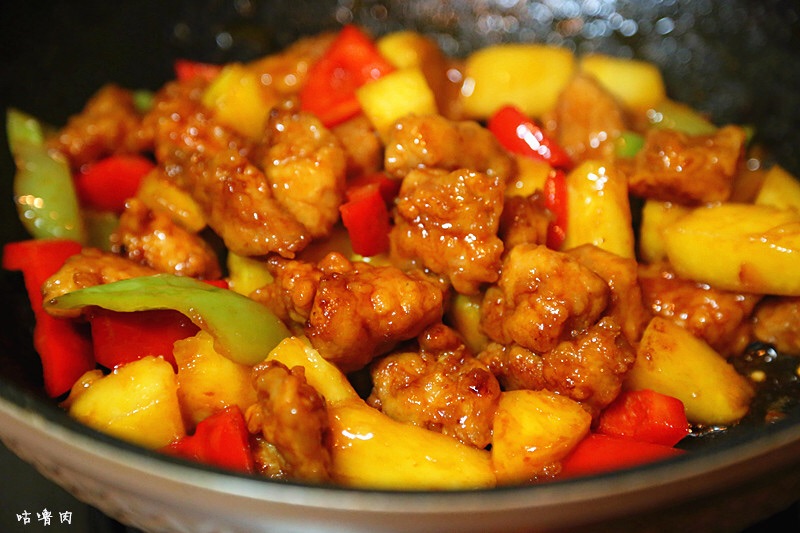 Sweet and sour pork with pineapple