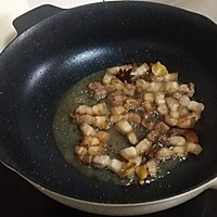 冬季暖身菜，猪肉蘑菇炖粉条的做法图解3