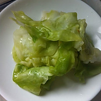 三文鱼刺身配酸辣包菜的做法图解6