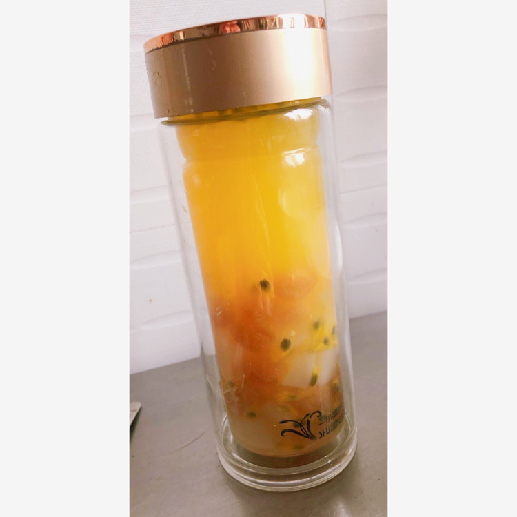 好好喝的夏日百香果冰饮的做法
