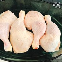 蔬菜肉肉一锅端——超简单的烤鸡腿的做法图解2