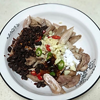 #多力金牌大厨带回家#金牌蒜拍豉香猪大肠的做法图解4