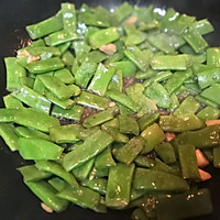 家常菜——香菇丸子之炒芸豆的做法图解2