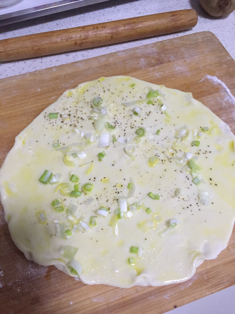 葱花千层饼的做法图解1