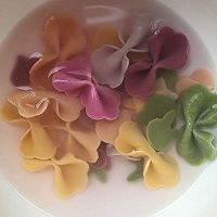 蔬菜手工面蝴蝶面的做法图解7