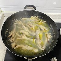一人啃一盘：柠檬鸡爪的做法图解1