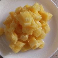 酸酸甜甜的菠萝炒饭的做法图解6