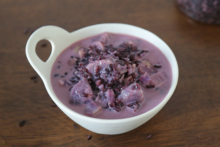 满满花青素的香薯紫米牛奶羹的做法