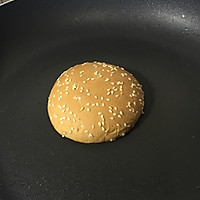 百福芝士鸡腿培根堡的做法图解3