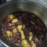 土豆烧红烧肉的做法图解11