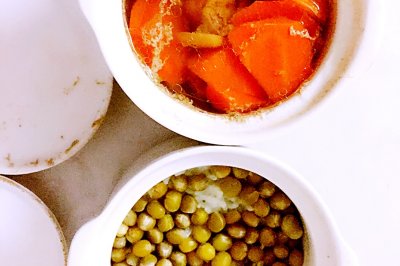 胡萝卜排骨汤 豌豆饭