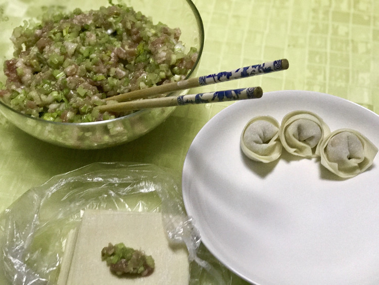 芹菜鲜肉馄饨的做法