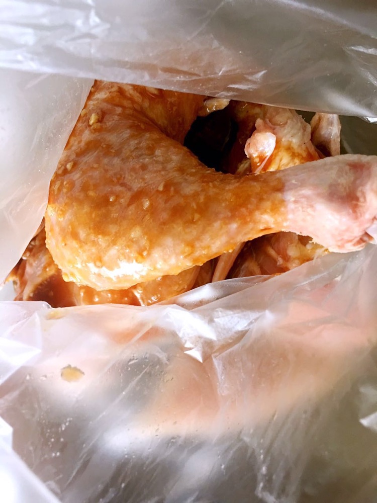 脆皮烤鸡！腌料超级入味哦！的做法图解4