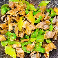 #葱伴侣豆瓣酱能蘸善炒#青椒莴笋炒鳝片的做法图解16