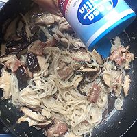 蘑菇培根奶油意面的做法图解9