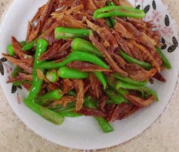 青椒炒农家淡笋干的做法