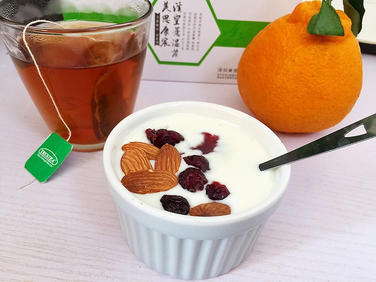 简单易做的健康美味的纯手工酸奶的做法
