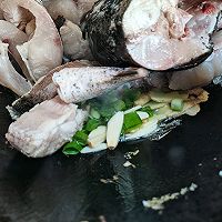 粉丝炖鱼的做法图解3