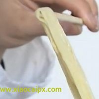 凉拌腐竹_自制腐竹_购买腐竹注意要点的做法图解1