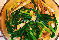 鲜香可口的小黄鱼焖豆腐的做法