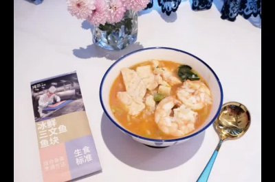 令人垂涎的三文鱼海鲜烩饭