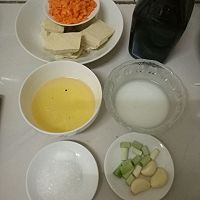 米饭杀手之蒜香煎豆腐的做法图解1