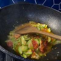 西葫芦炒西红柿（酸甜好上手丨低脂低糖丨营养丰富）的做法图解6