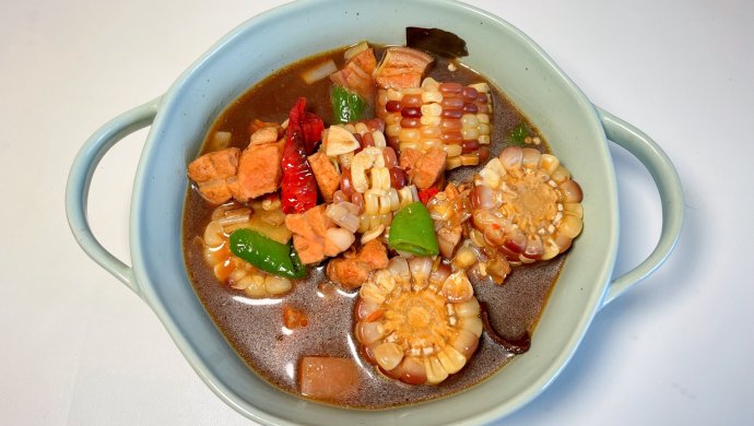 红烧肉炖玉米