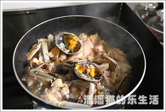 秋风起 蟹脚痒丨秋蟹焗鸡球的做法图解9