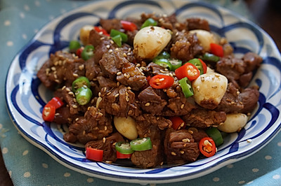 年夜饭之孜然蒜子牛肉粒