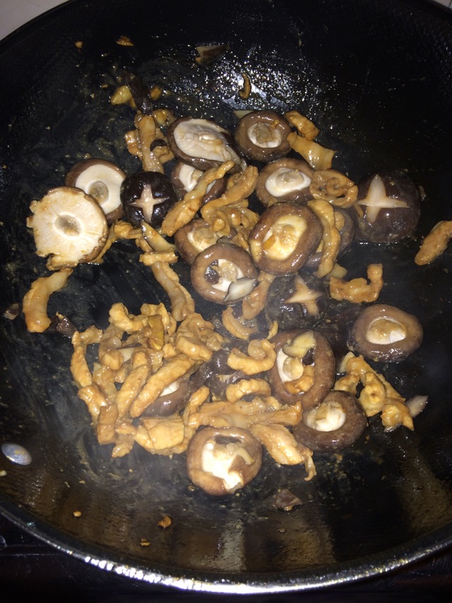 鲜菇炒肉的做法图解5