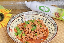 辣椒酱炒肉粒的做法