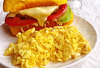 #全电厨王料理挑战赛热力开战！#早餐三明治牛肉汉堡的做法