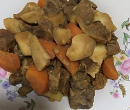 ｛土豆炖牛肉—胡萝卜版｝的做法