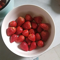 第一次做草莓酱的做法图解1