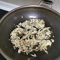 #餐桌上的春日限定#炸香椿芽-过春不候的美味的做法图解6