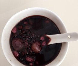 补血补肾 黑豆桂圆红糖甜汤的做法