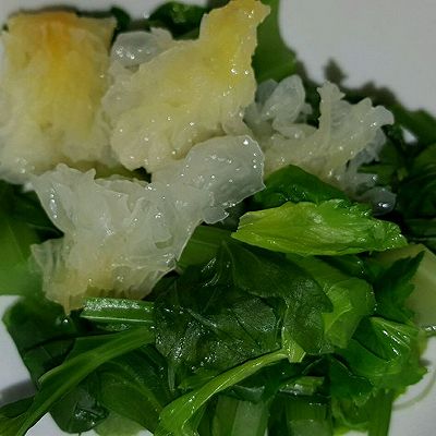 30大卡的减肥菜——西芹拌银耳