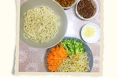 酱油鸡蛋面