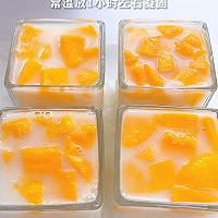 天气热的时候经常做的，芒果奶冻布丁的做法图解3