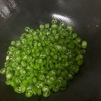 尖椒炒鸡蛋的做法图解4