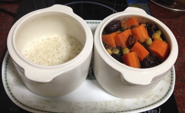 懒人营养午餐系列--黑木耳豌豆红萝卜炖排骨+蒸饭