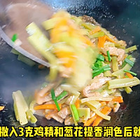#最是家乡味 冬至大如年# 贡菜炒肉丝的做法图解6