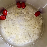奶香炼乳山药红枣枸杞银耳汤的做法图解2